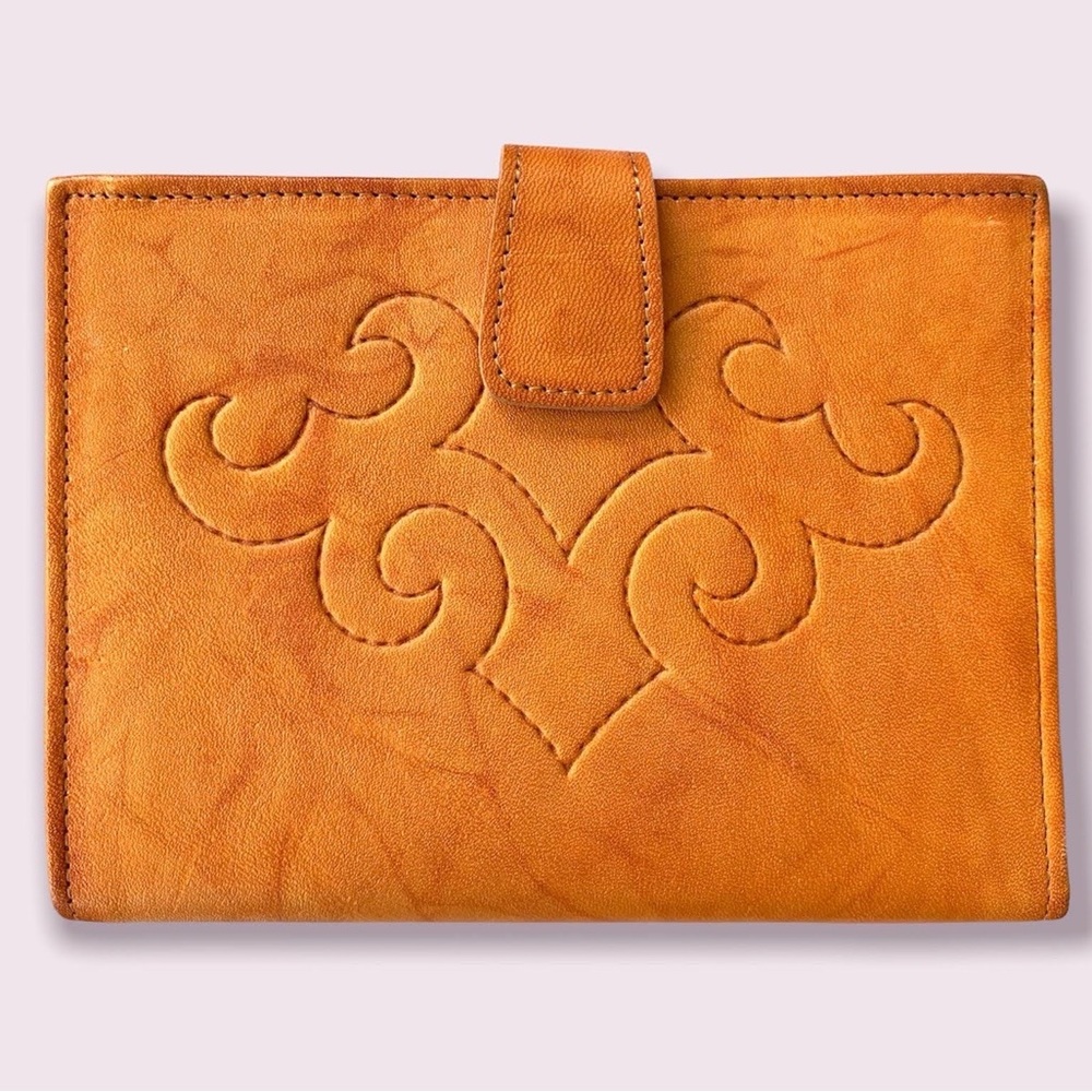 Full Cow Grain Wallet Vintage Tan Designer Womens Accessory
